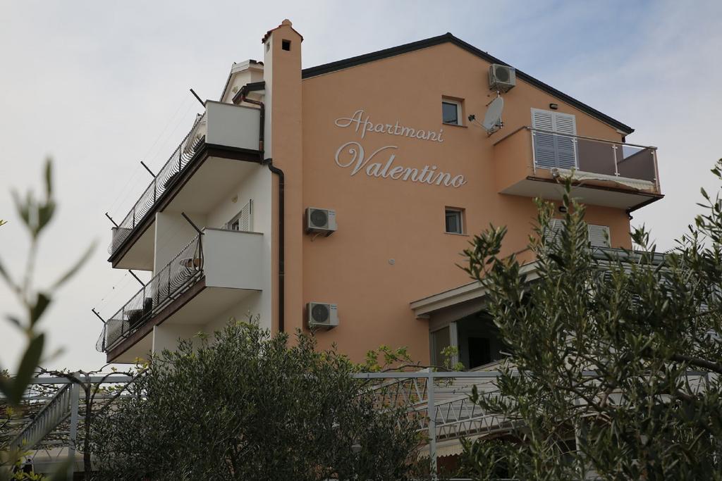 Apartments Valentino Vodice Bagian luar foto