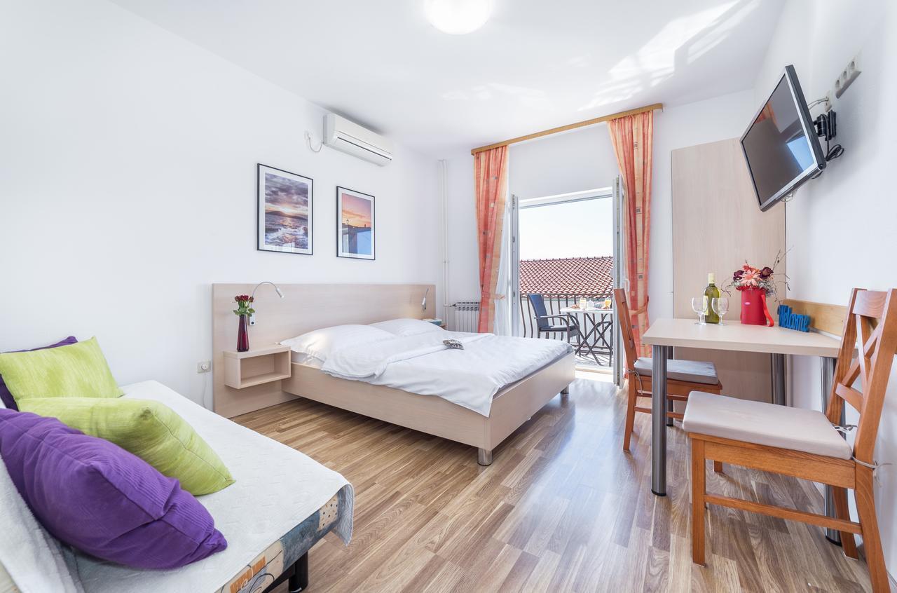Apartments Valentino Vodice Bagian luar foto