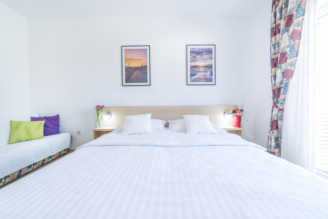 Apartments Valentino Vodice Bagian luar foto
