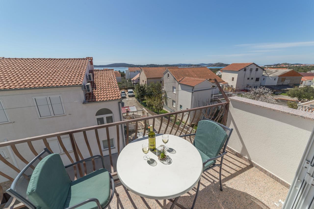 Apartments Valentino Vodice Bagian luar foto