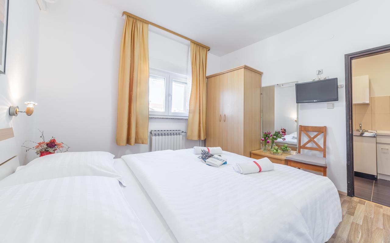 Apartments Valentino Vodice Bagian luar foto
