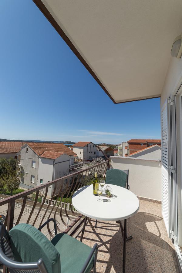 Apartments Valentino Vodice Bagian luar foto
